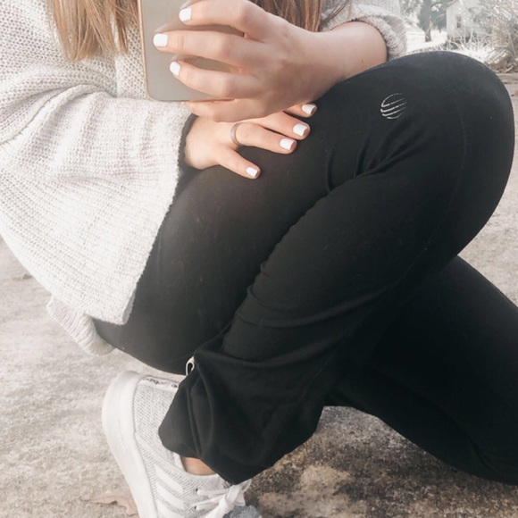 MPG Loose Ankle Leggings - Picture 6 of 7